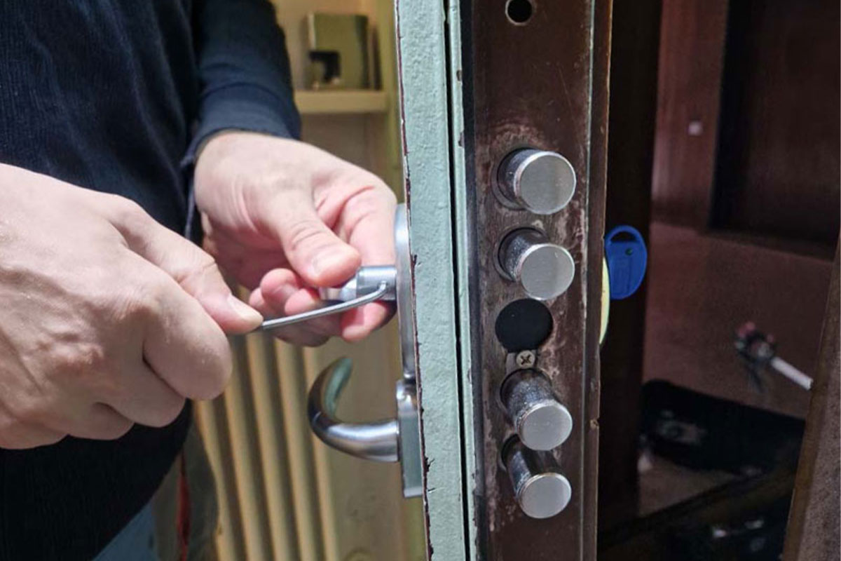 apertura porta blindata brescia